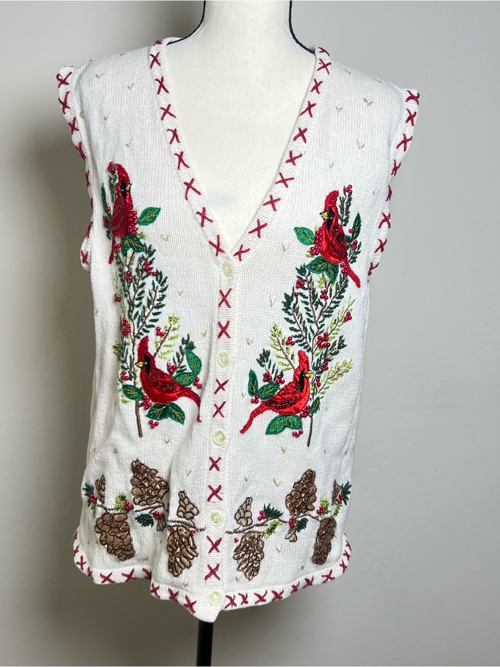 Bobbie Brooks White Knit Vest with Red Cardinal Birds Embroidery Size Small
